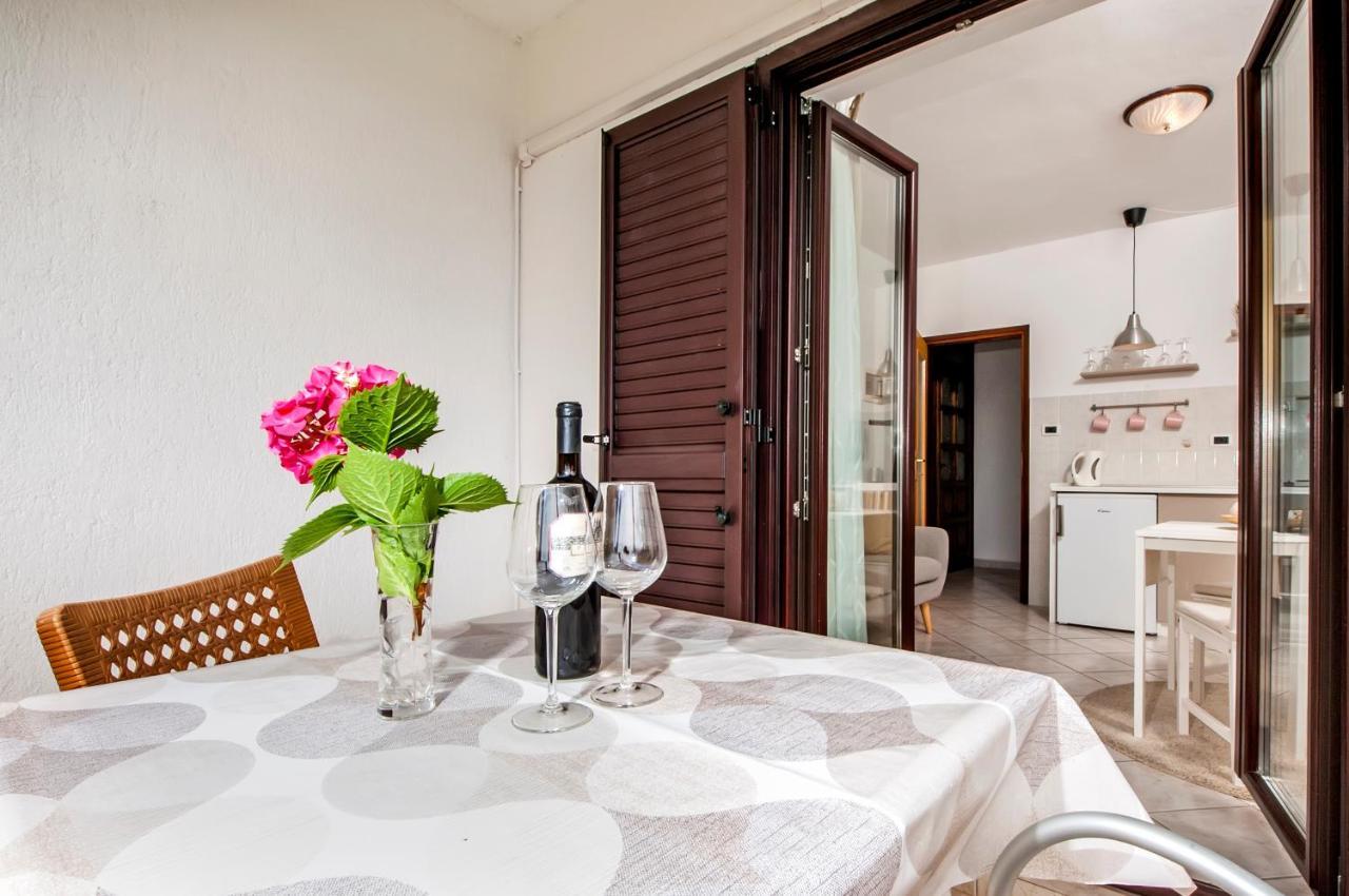 רוביני Apartments Anamarija מראה חיצוני תמונה