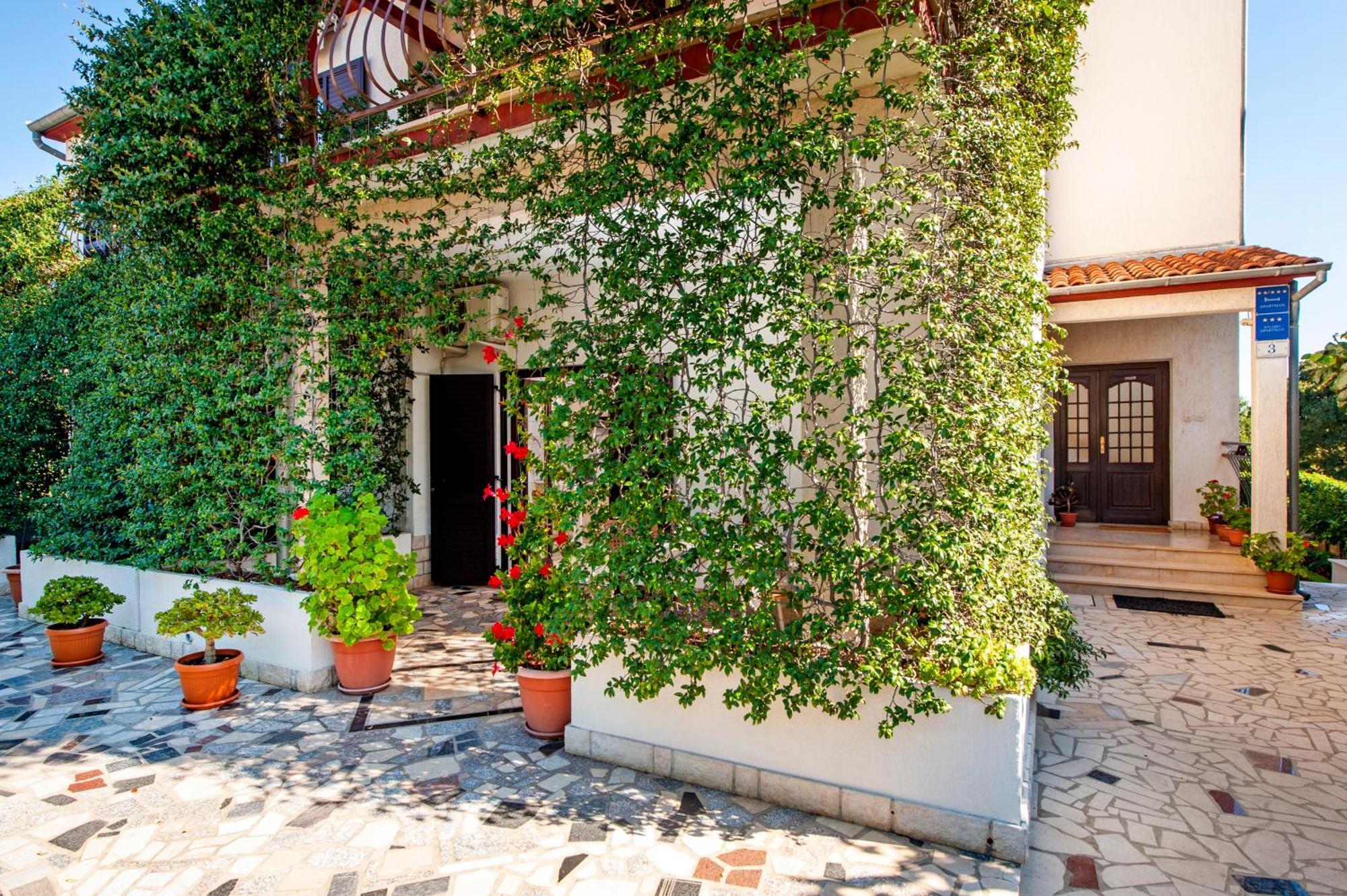 רוביני Apartments Anamarija מראה חיצוני תמונה